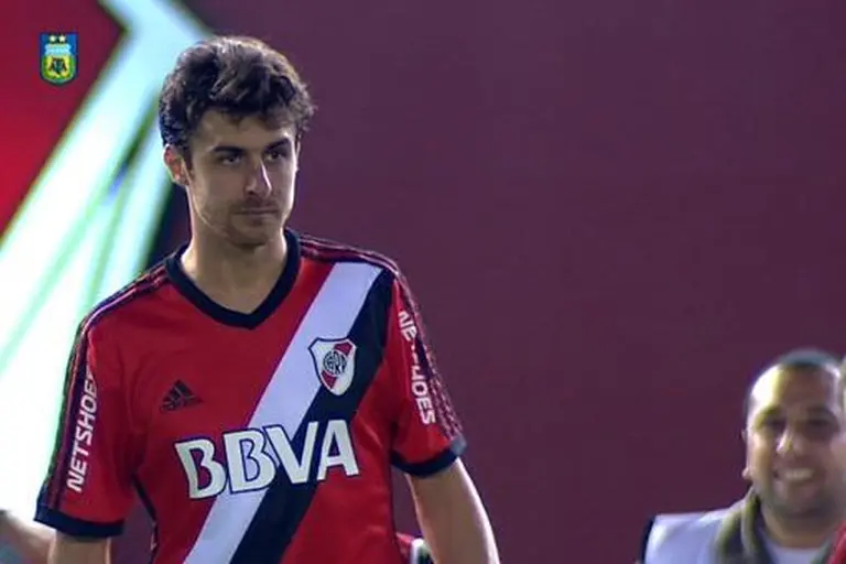 Aimar volvió a River después de casi quince años y fue ovacionado