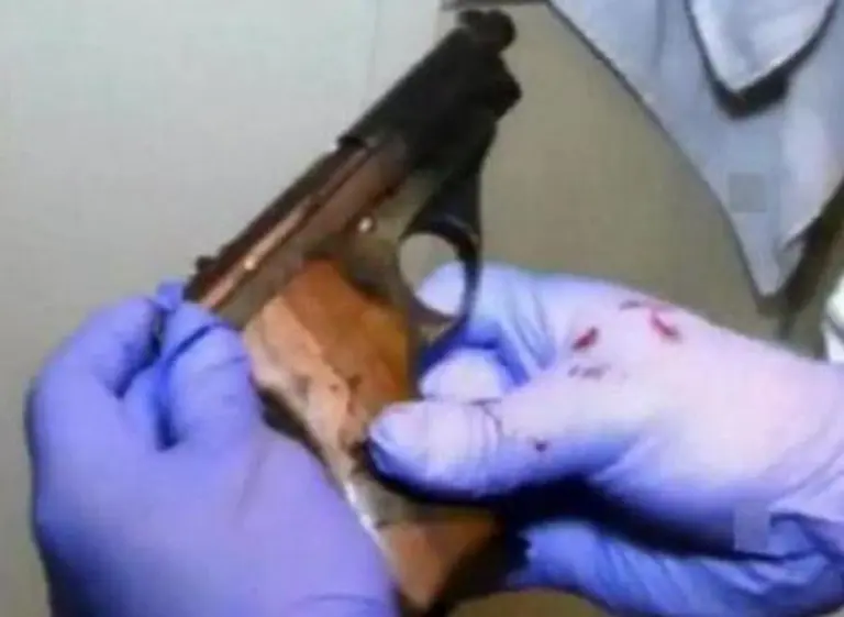 Colegio de Peritos Médicos: "Limpiar un arma con papel, es lo que no se deberí­a hacer"