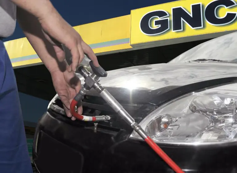 Más sube la nafta, más autos se pasan al GNC: afirman que con 20.000 km el equipo se "paga solo"