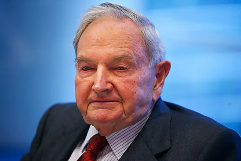 Rockefeller festejó sus cien años y revolucionó las redes sociales