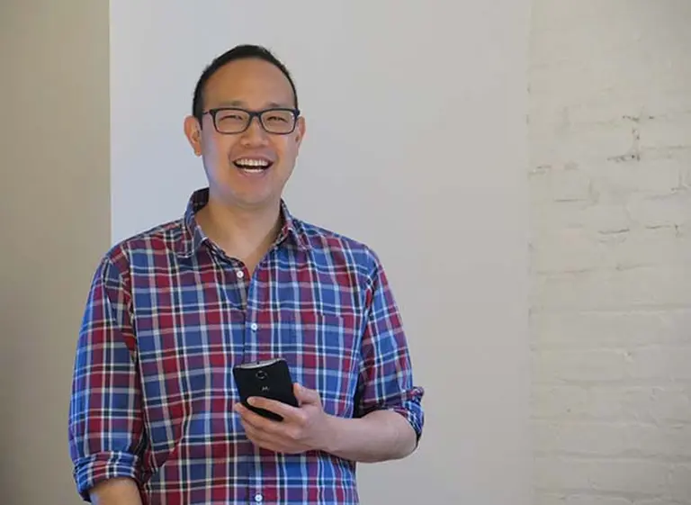 ¿Quién es el CEO que paga para que los hijos de los empleados vayan a la universidad?