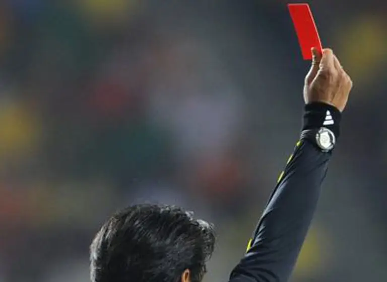 Ordenan a Roja Directa suspender la emisión de partidos de fútbol