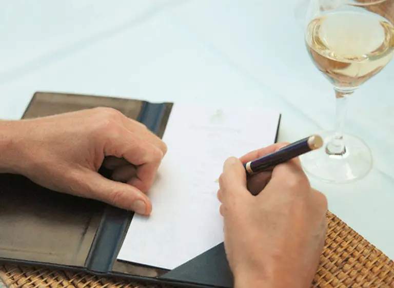 Cinco restaurantes de Buenos Aires con vinos a precios "pocket friendly" para no pagar de más