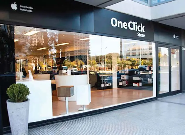 Por trabas a importaciones, locales que venden productos de Apple bajan la persiana