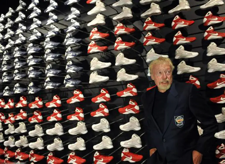 Tras 50 años de trabajo, el fundador de Nike abandona la empresa