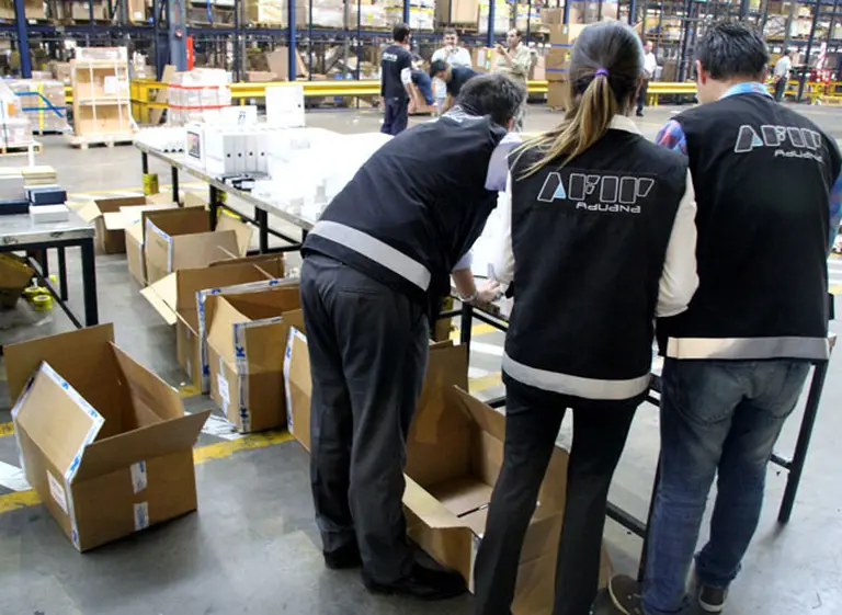 Procesaron a 4 comerciantes que vendí­an mercaderí­a ilegal por Mercado Libre