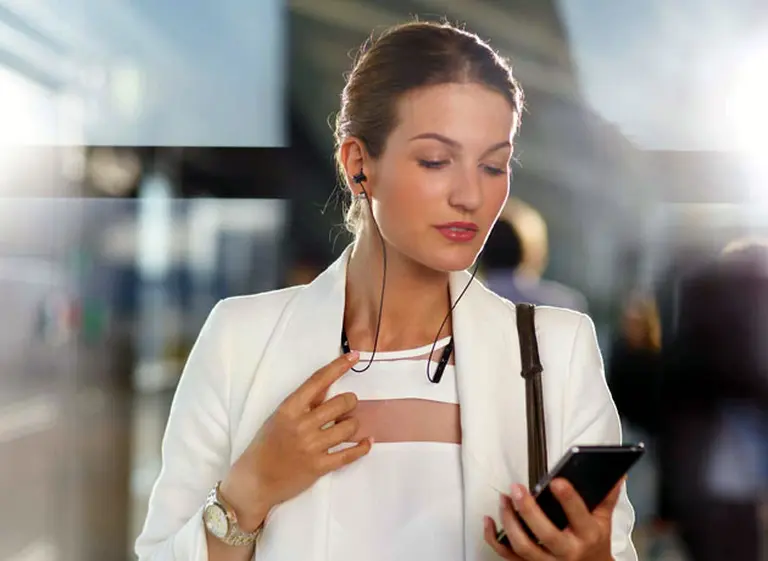 ¿Qué se debe tener en cuenta a la hora de comprar auriculares para un smartphone?