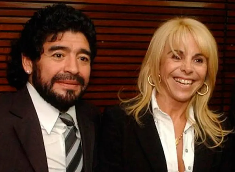 Maradona denunciará a su ex, Claudia Villafañe, ante la AFIP