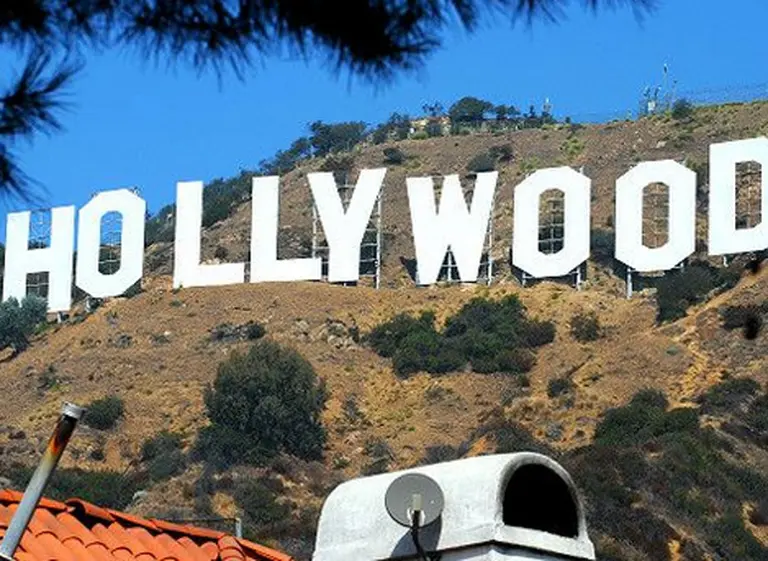 Por qué el famoso cartel de Hollywood terminó en un pleito judicial