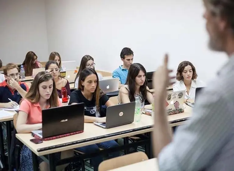 La Universidad de San Andrés comienza un programa para Jóvenes Profesionales