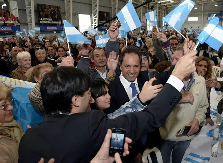Daniel Scioli prometió que si llega a la Casa Rosada no devaluará y mantendrá el rumbo económico