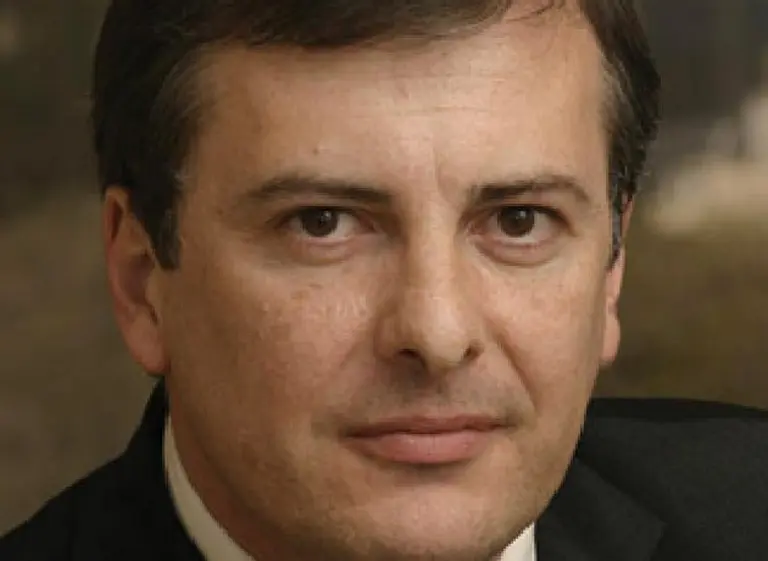 Mientras se apela al pacto social, un industrial de "lí­nea dura" asume en UIA