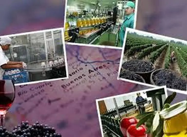 Dujovne negocia alivio a economí­as regionales por votos para reforma previsional