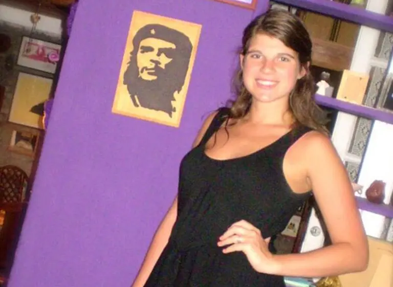 Piden someter a revisión el currí­culum de la hija de Agustí­n Rossi