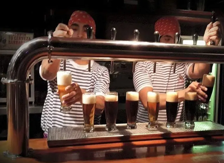 Cervecerías artesanales en crisis: las ventas cayeron 90%