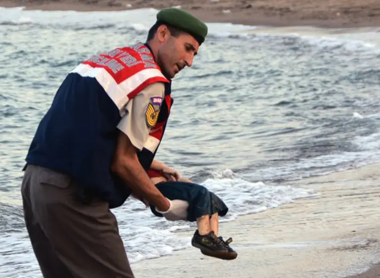La foto que conmociona al mundo: el niño sirio se llamaba Aylan y tení­a 3 años