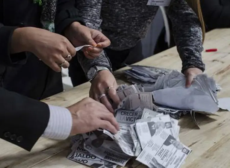 La oposición se retira del escrutinio definitivo en Tucumán