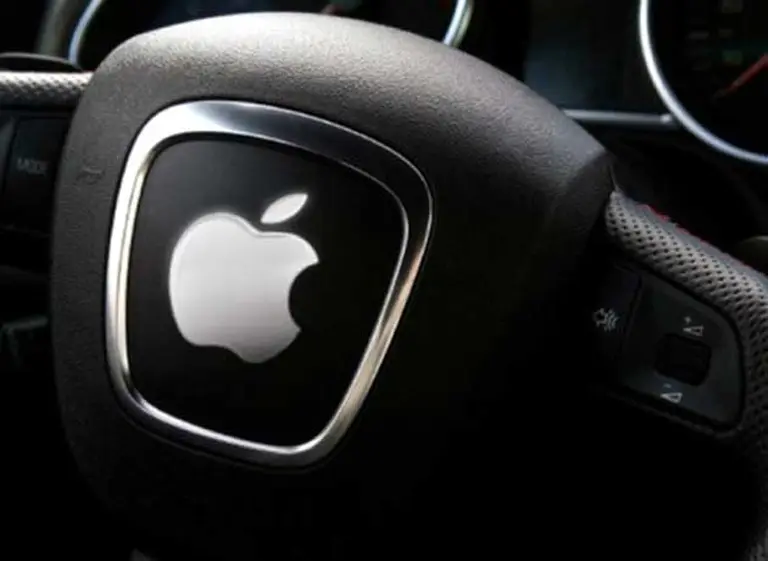 El jefe de Tesla asegura que Apple desarrolla un auto propio