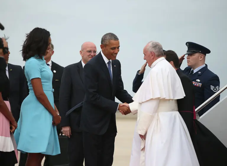 Gira histórica: el Papa Francisco llegó a los Estados Unidos y fue recibido por Obama