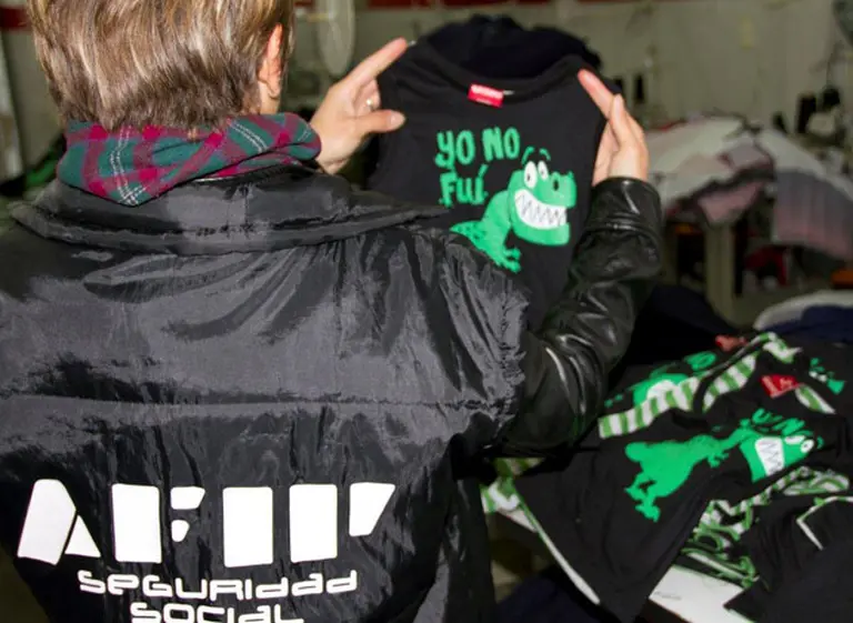 Detectan trabajo esclavo en taller textil que confecciona ropa para Grisino y Bross