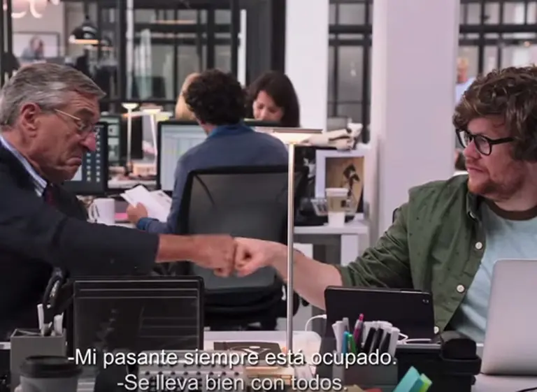 Robert De Niro no es el único "pasante" en una empresa a los 70 años