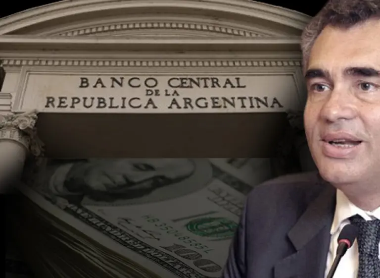 Reservas caen u$s6.300 M en octubre y venta de dólar ahorro fue récord