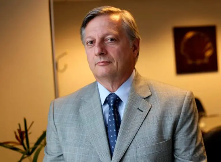 Juan José Aranguren admitió que será "difí­cil" que la devaluación no impacte en las naftas