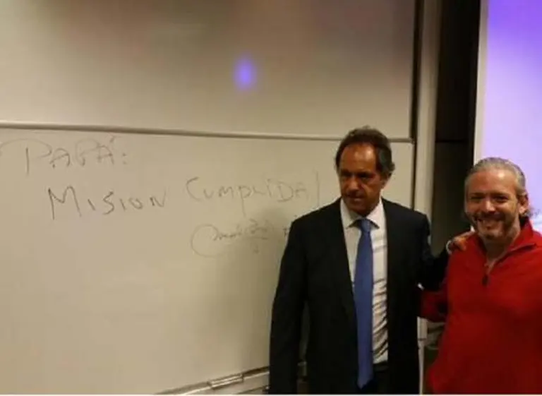 Scioli defendió su tesis y se recibió de licenciado en Comercialización