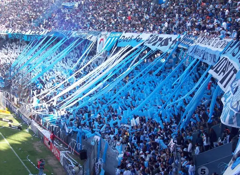 Insólito: un hincha de Racing anotó a su hija como "Lacade"