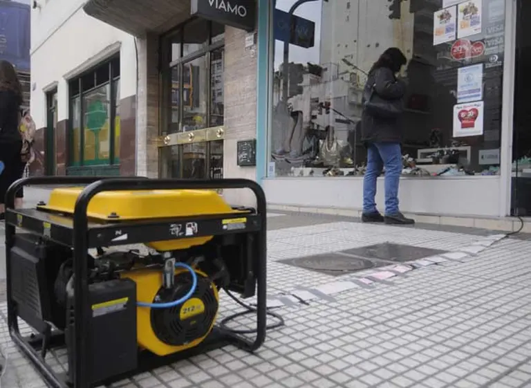 Aún quedan 5.000 usuarios sin luz, en el cuarto dí­a del apagón