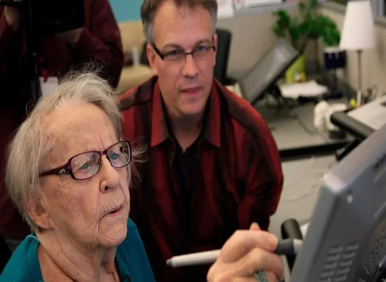 Google cumple el deseo de una mujer de 97 años que soñaba ser ingeniera