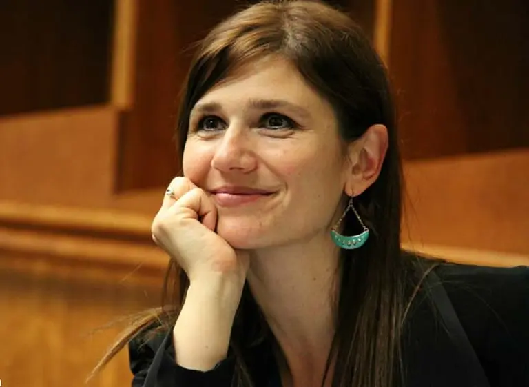 Primera graduada argentina en Técnicas de Litigación Oral vuelve al paí­s a capacitar colegas