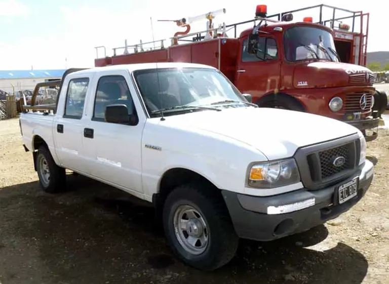 Narvaez Superbid realiza subastas de camionetas de YPF y AESA por Internet