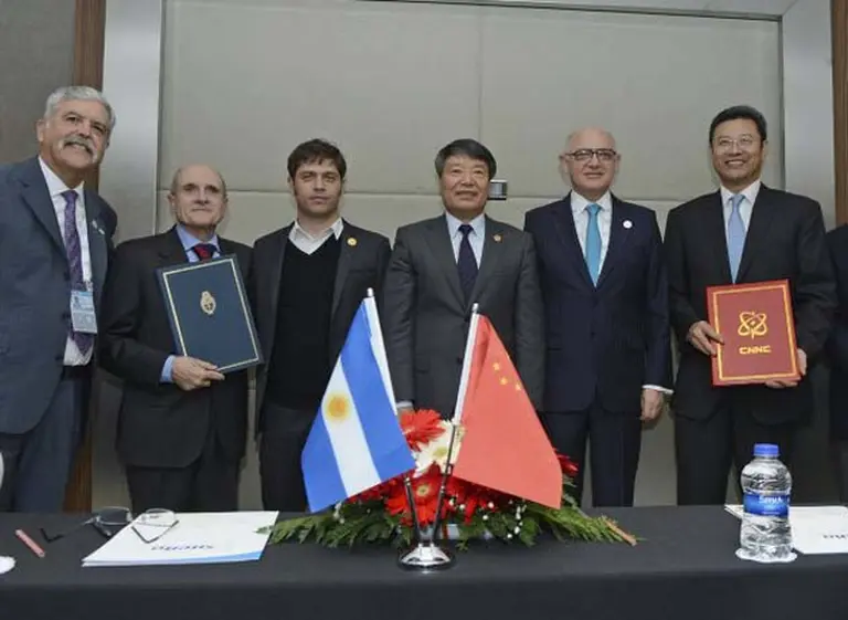 Acuerdo millonario con China para construir dos centrales nucleares