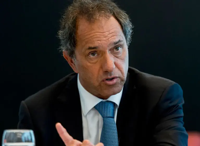 Aparecen más vuelos de Scioli con una empresa investigada por la Justicia