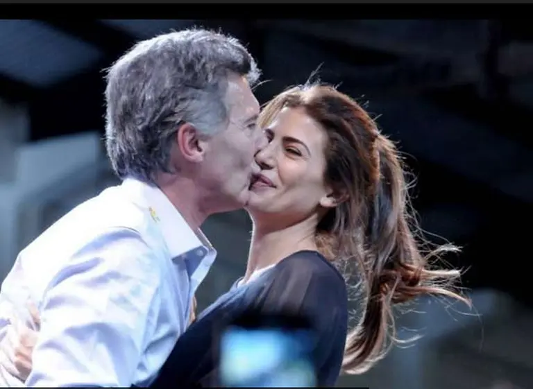 Juliana Awada: la nueva Primera Dama, educada para sonreí­r