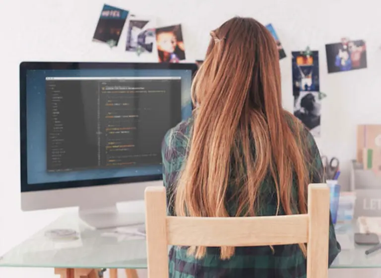 En el último año creció un 30% la cantidad de argentinas que trabajan de forma "freelance"