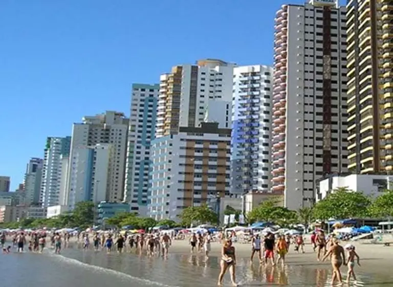 Florianópolis: récord de turistas argentinos por los bajos precios