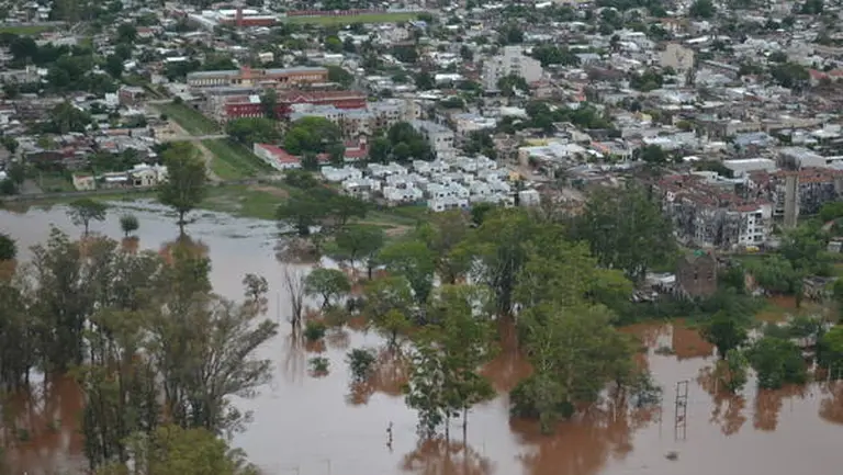 Inundaciones: Concordia sufre la peor en 50 años,  hay 20 mil evacuados en noreste