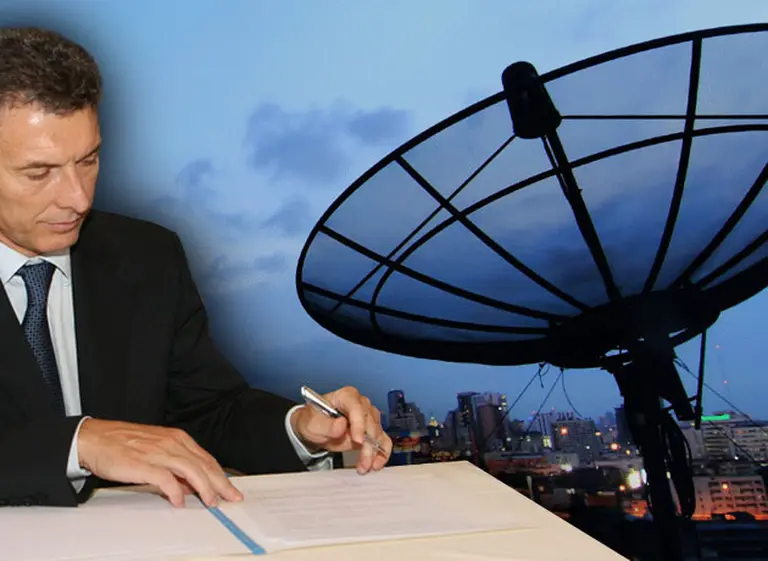 El gobierno de Cambiemos sella la paz con Clarí­n y quiere tener una nueva ley para "telcos" y cableros