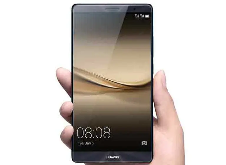 Huawei sale a disputar el liderazgo a Apple y Samsung con un "súper teléfono"