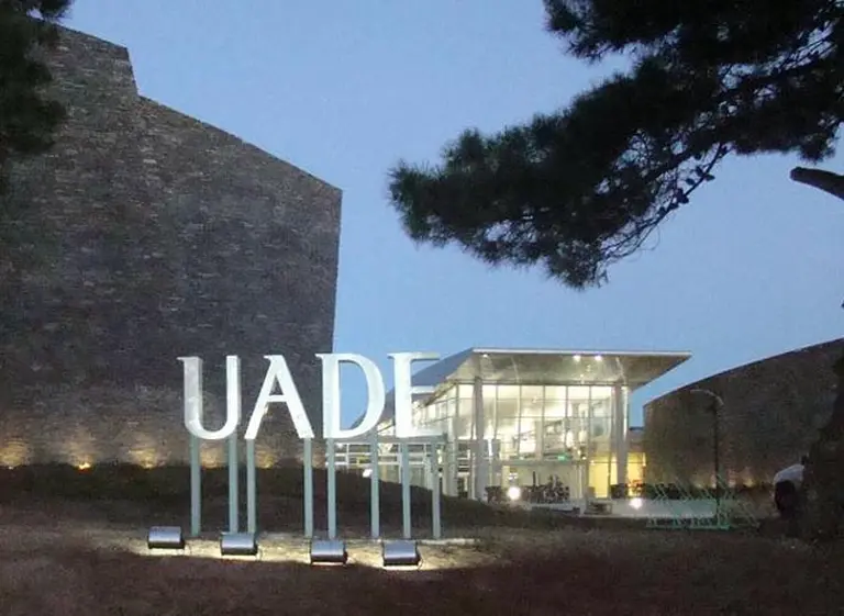 UADE lanza un Programa de Desarrollo Ejecutivo en formato "blended"