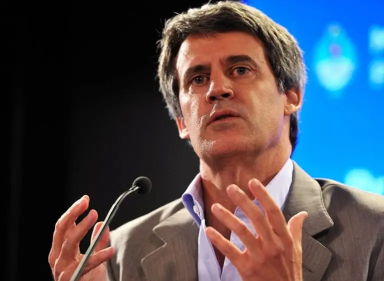 Prat Gay niega disparada inflacionaria y dice que su devaluación fue la más exitosa de la historia