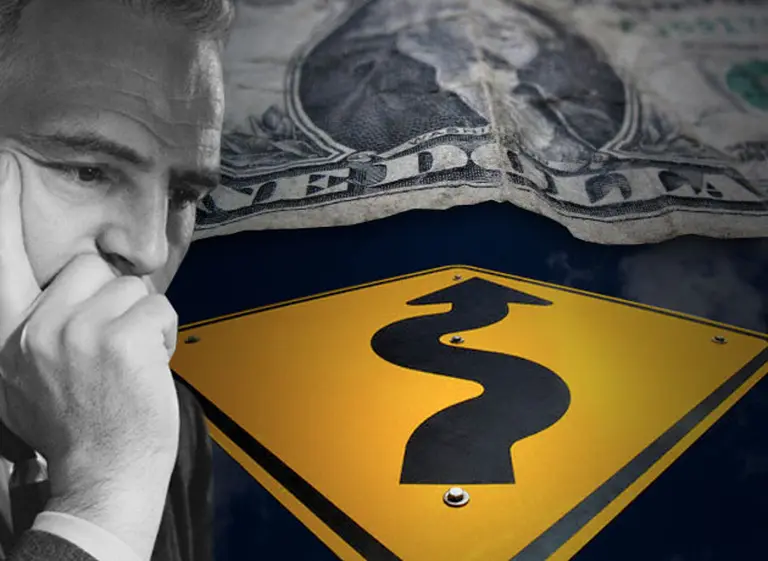 Bancos y consultoras corrigen al alza previsión del precio del dólar