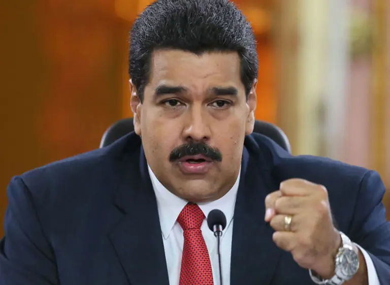Maduro denuncia golpe de Estado y activa un "Comando Antigolpe"