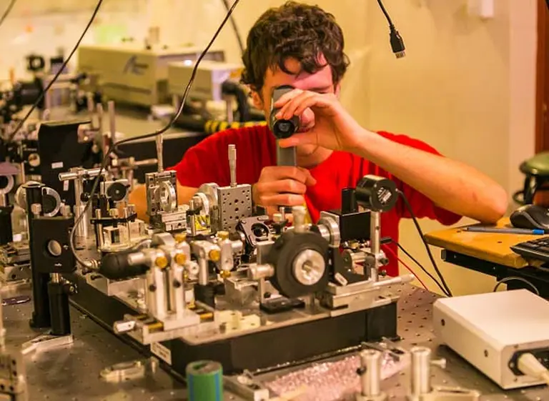 Instituto Balseiro ofrece becas completas para su Maestrí­a de Ciencias Fí­sicas