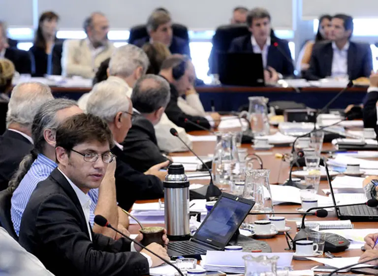 Prat Gay "puso en su lugar" a Axel Kicillof en acalorada discusión: le recordó su gestión con el Club de Parí­s y Repsol