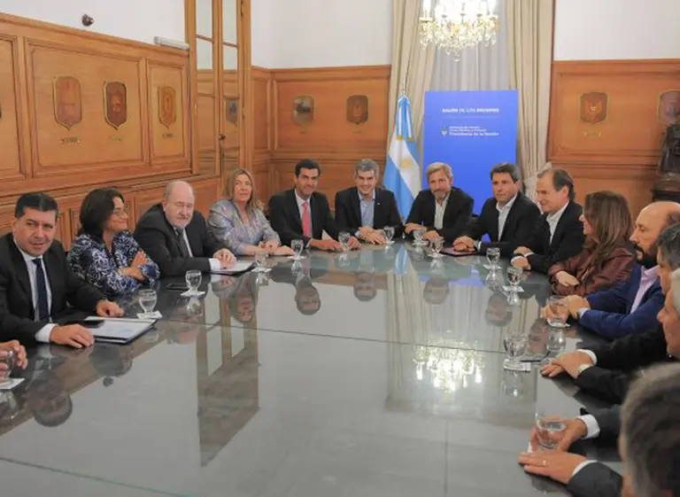 Macri propuso acelerar la devolución gradual de los fondos coparticipables