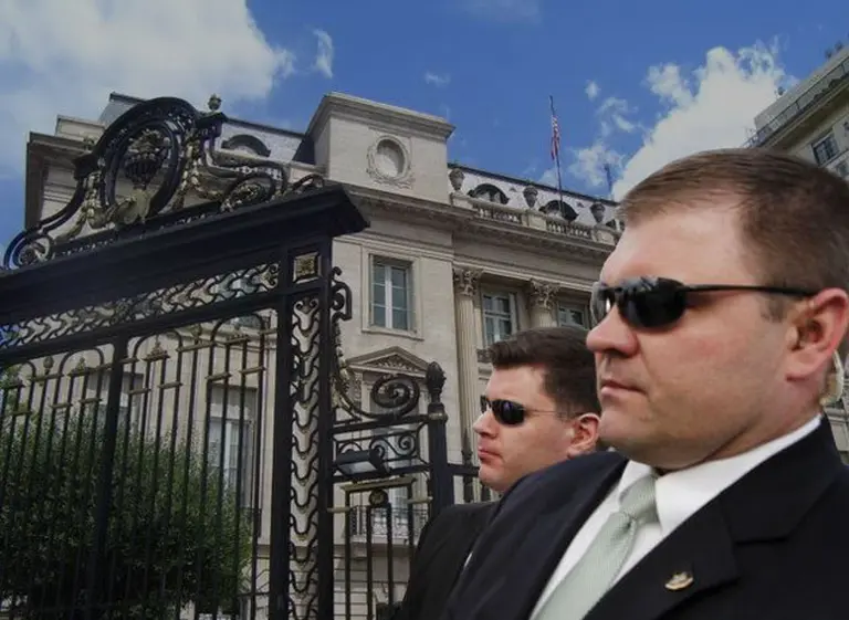 Impresionante seguridad de Obama en Argentina: 300 agentes secretos y una "bestia" para traslados