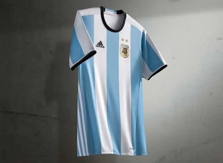 Adidas presentó la nueva camiseta de la Selección Argentina